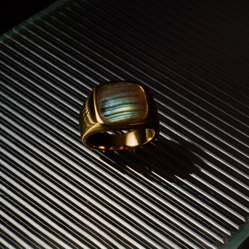 IX Studios Ringe IX Cushion Signet Ring Labradorite